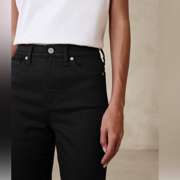 NWT! Banana Republic Black The Flare Jean - Multiple Sizes🩵 - Picture 2 of 9